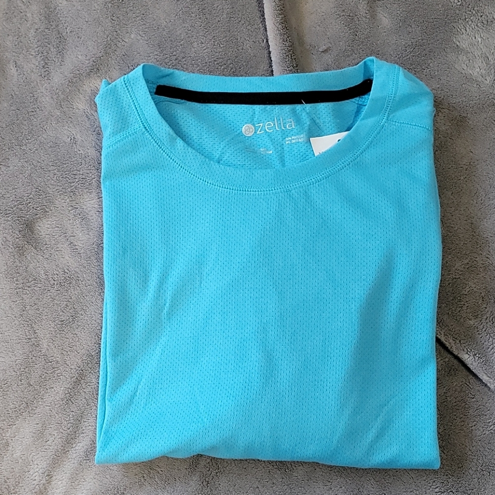 Zella blue Shirt- short sleeve Large